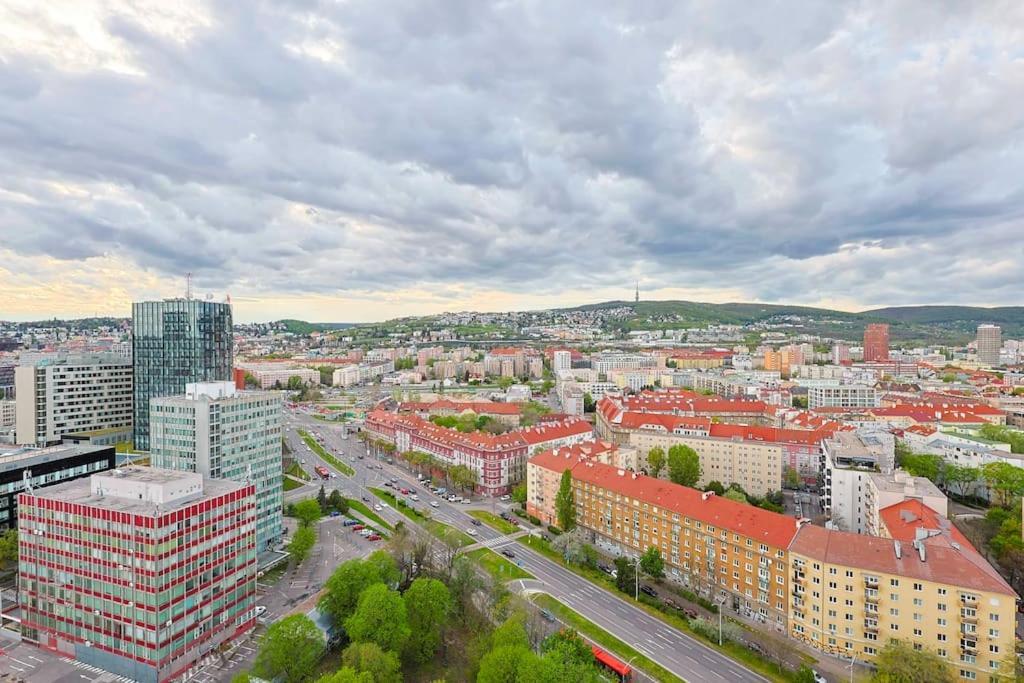 Apartmán Danubius One - Spacious W Free Parking Bratislava