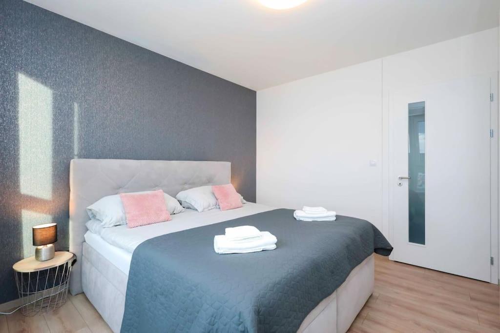 Danubius One - Spacious W Free Parking Apartmán