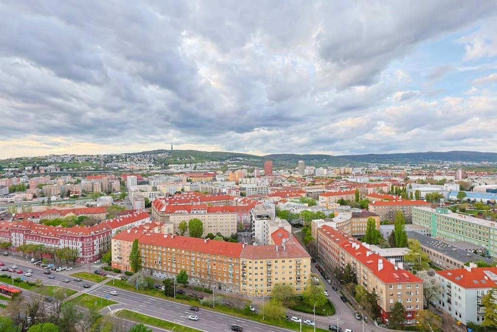 Apartmán Danubius One - Spacious W Free Parking